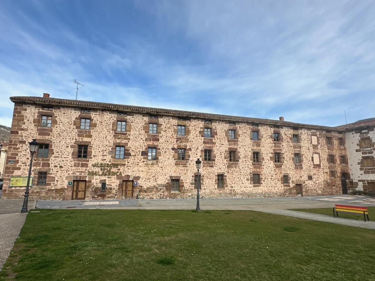 Hotel Y Albergue Real Fabrica De Ezcaray Esterno foto