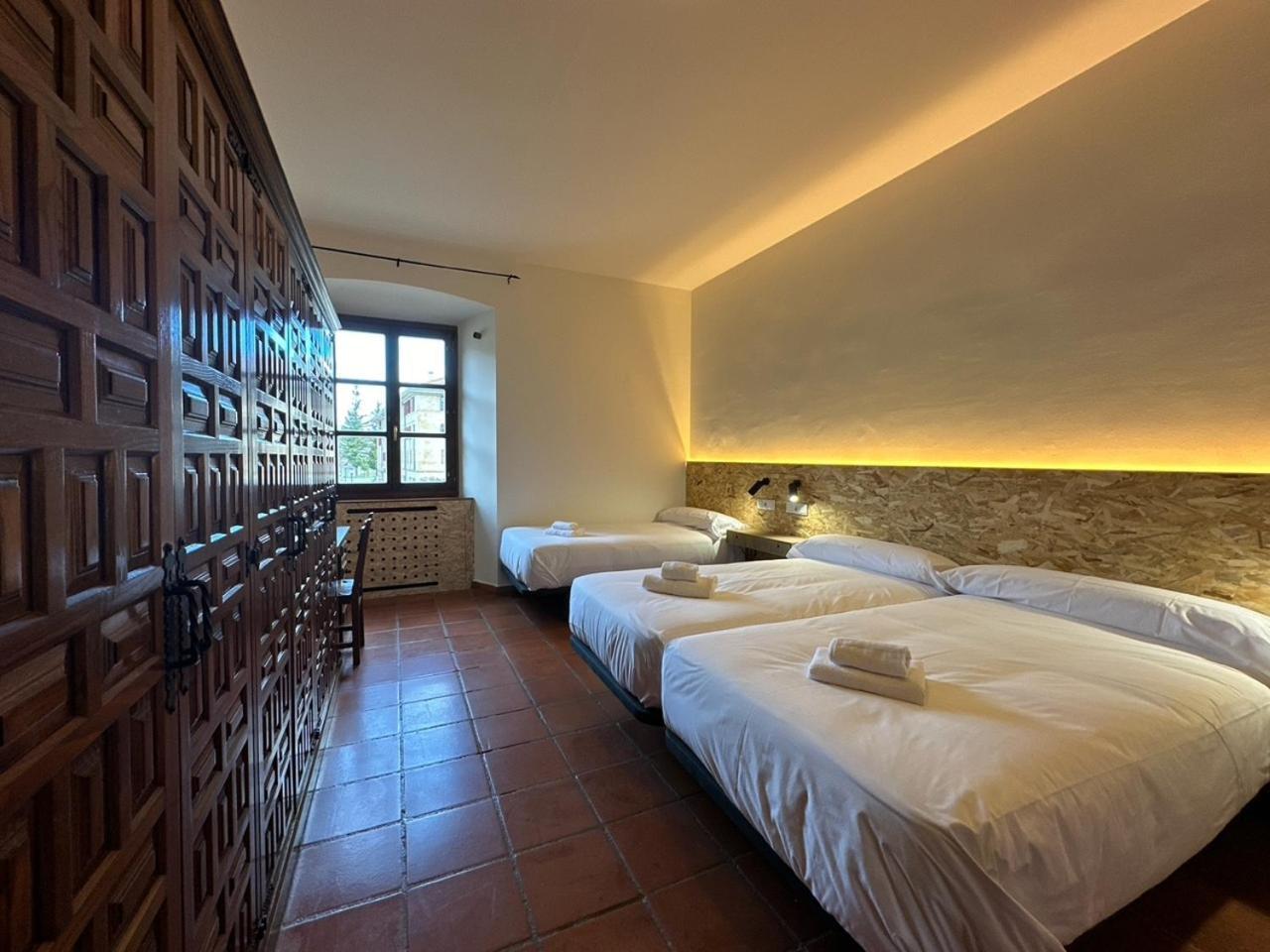 Hotel Y Albergue Real Fabrica De Ezcaray Esterno foto
